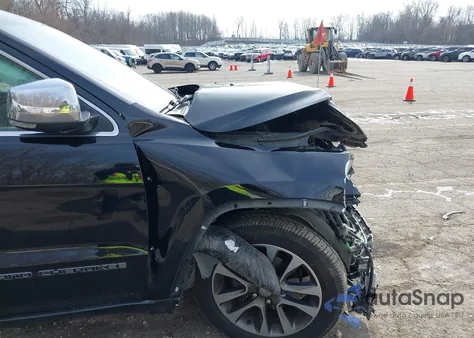 2018 Jeep Grand Cherokee Overland 4X4 из США, поврежденный, VIN 1C4RJFCG1JC510938